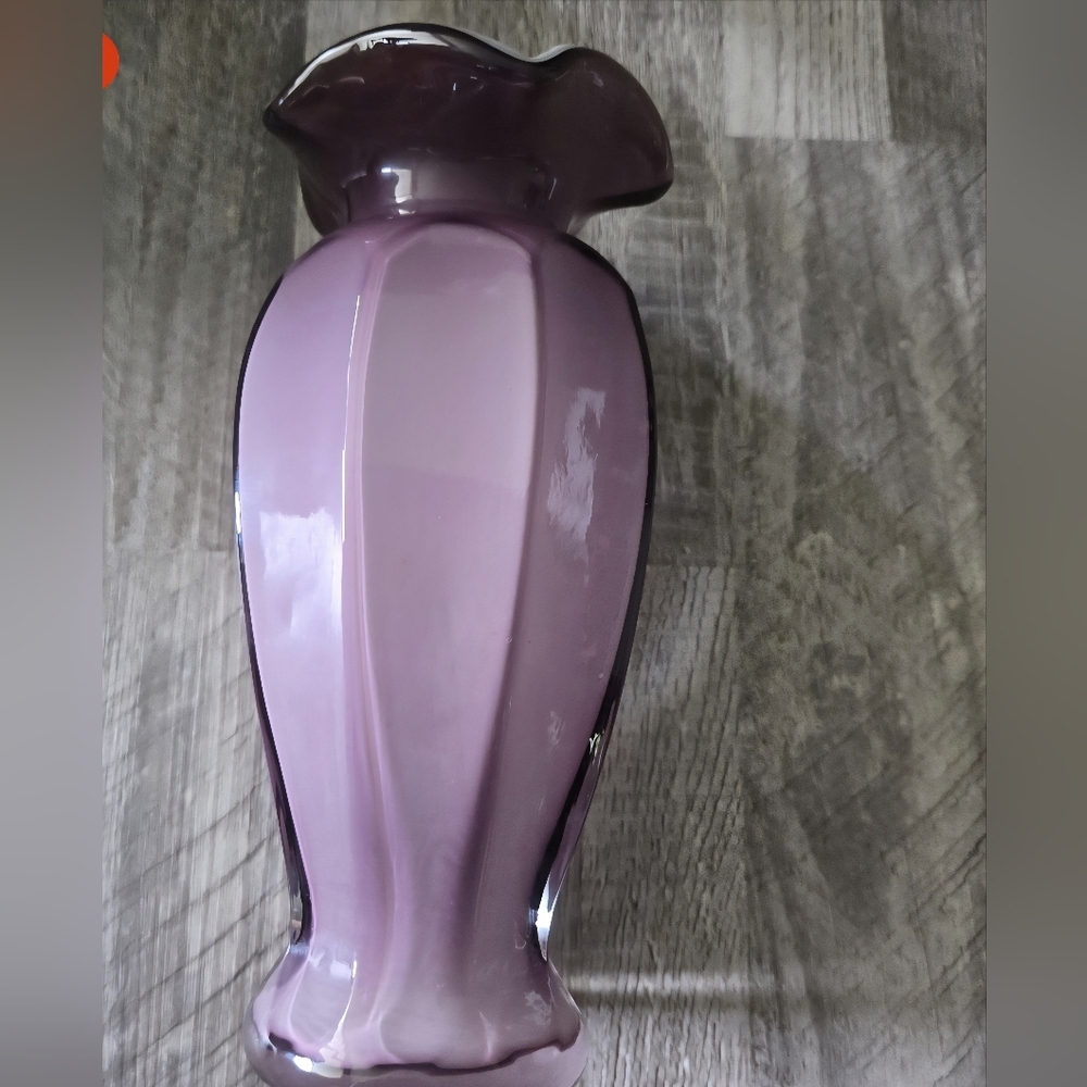 Vintage 1950s Amethyst Cased Glass Ruffled Vase Scalloped Ribbed Art Glass Retro - Picture 5 of 7